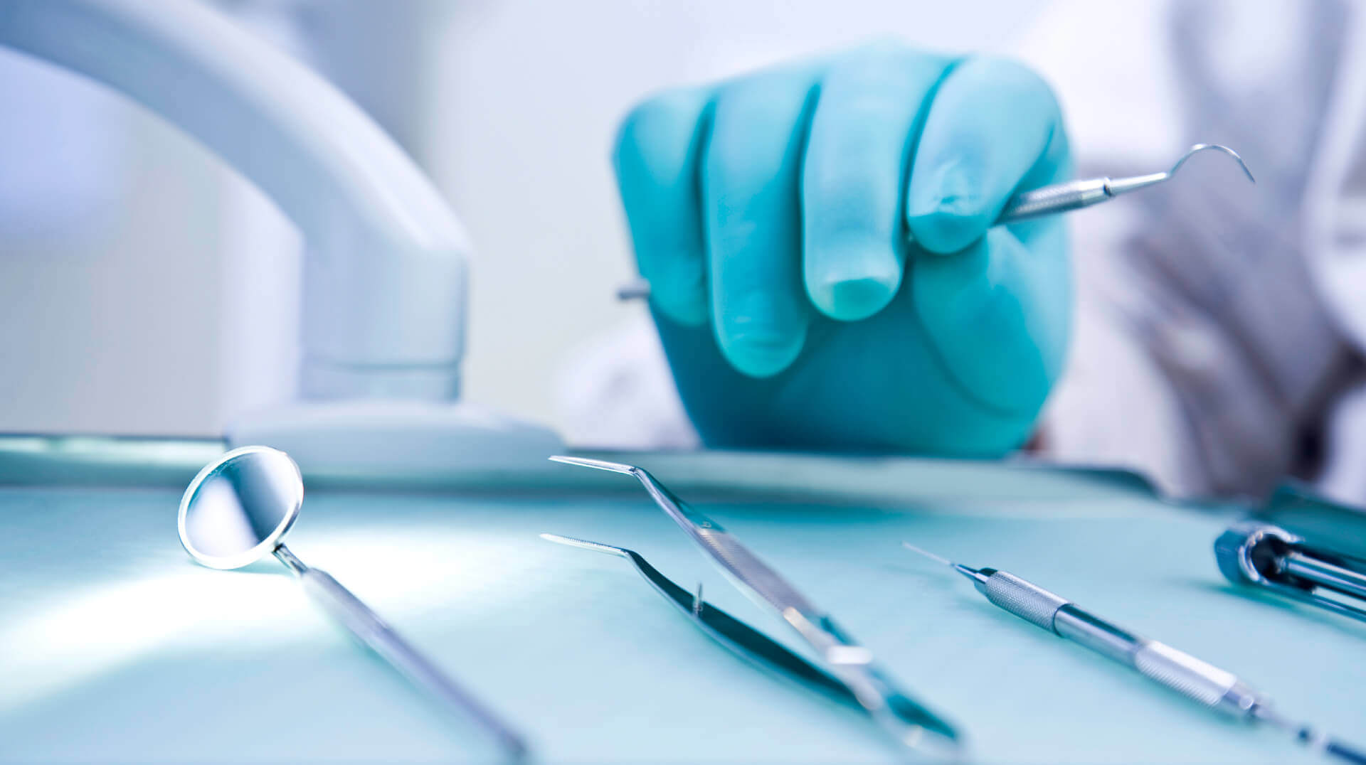 Имплантация и удаление зубов в Запорожье - Dental Studio